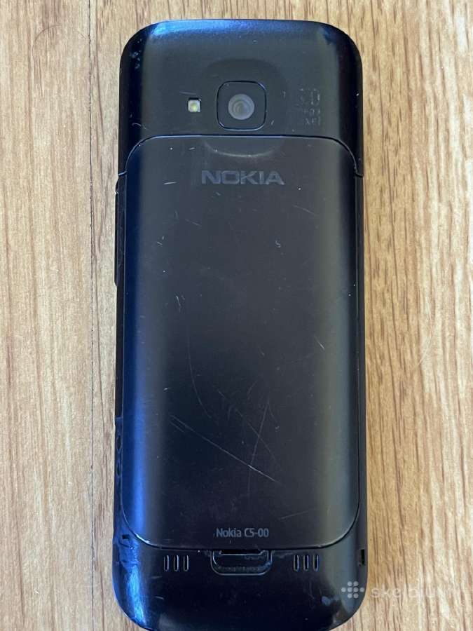 Nokia C5 telefonas su pakrovėju ir priedais - nuotraukos Nr. 3
