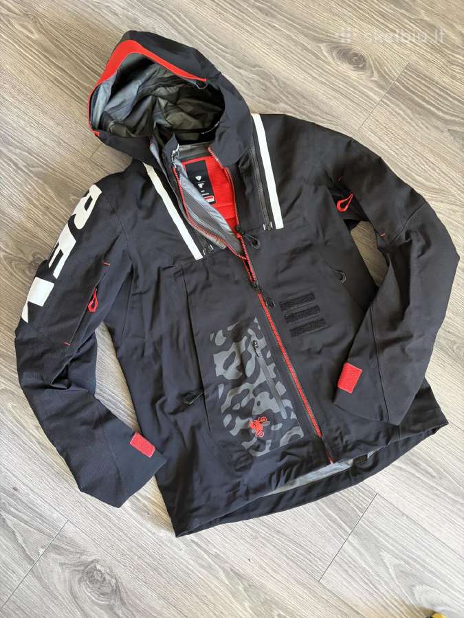 Moto striukė