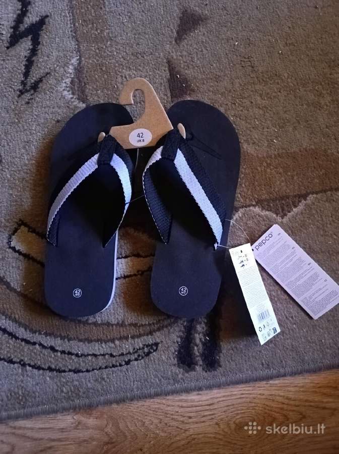 Visiškai nauji šlepetės