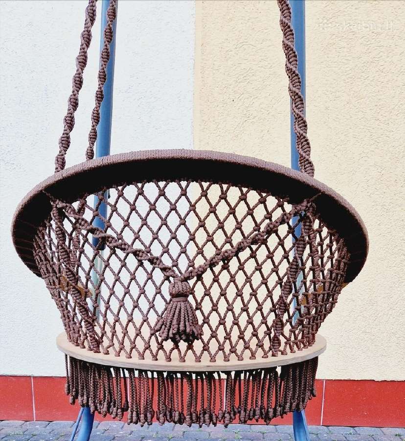 Pakabinamas, supamas krėslas