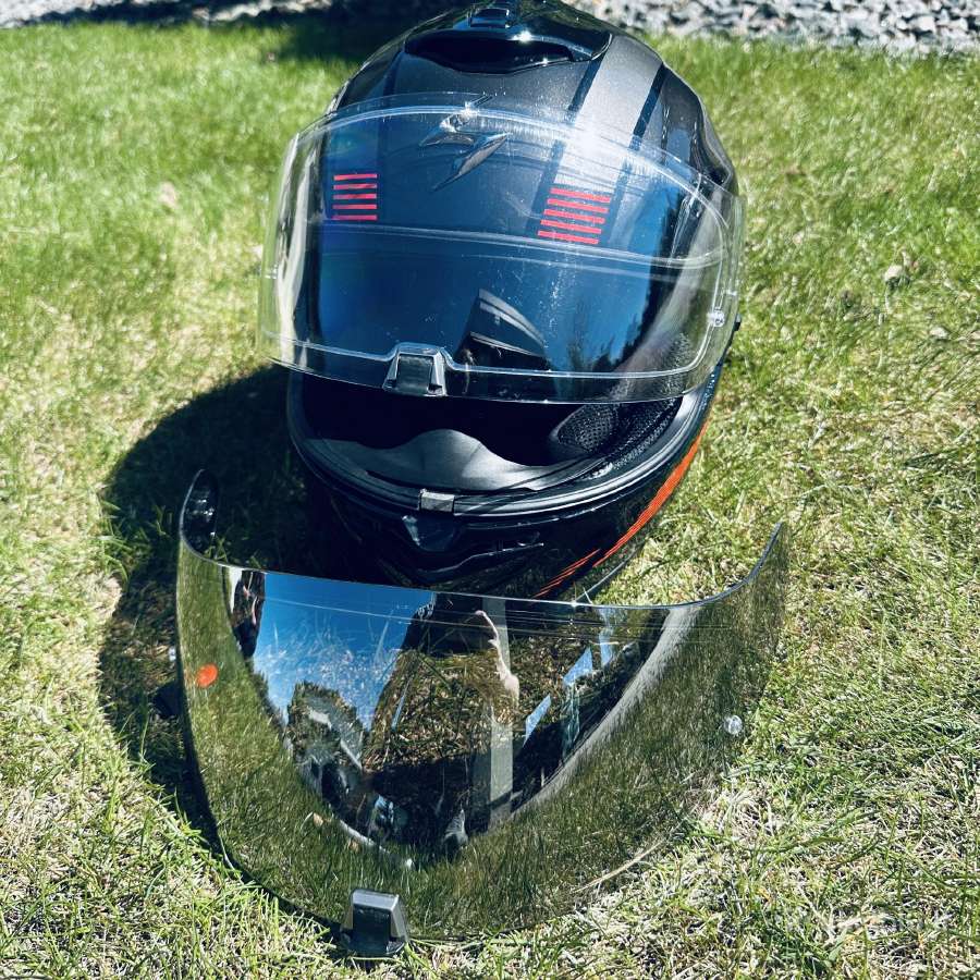 3 vnt motociklininko šalmas Scorpion Exo