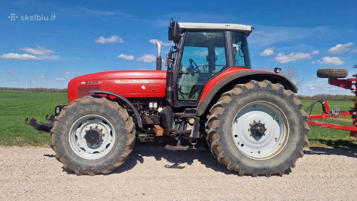 Massey Ferguson 8250