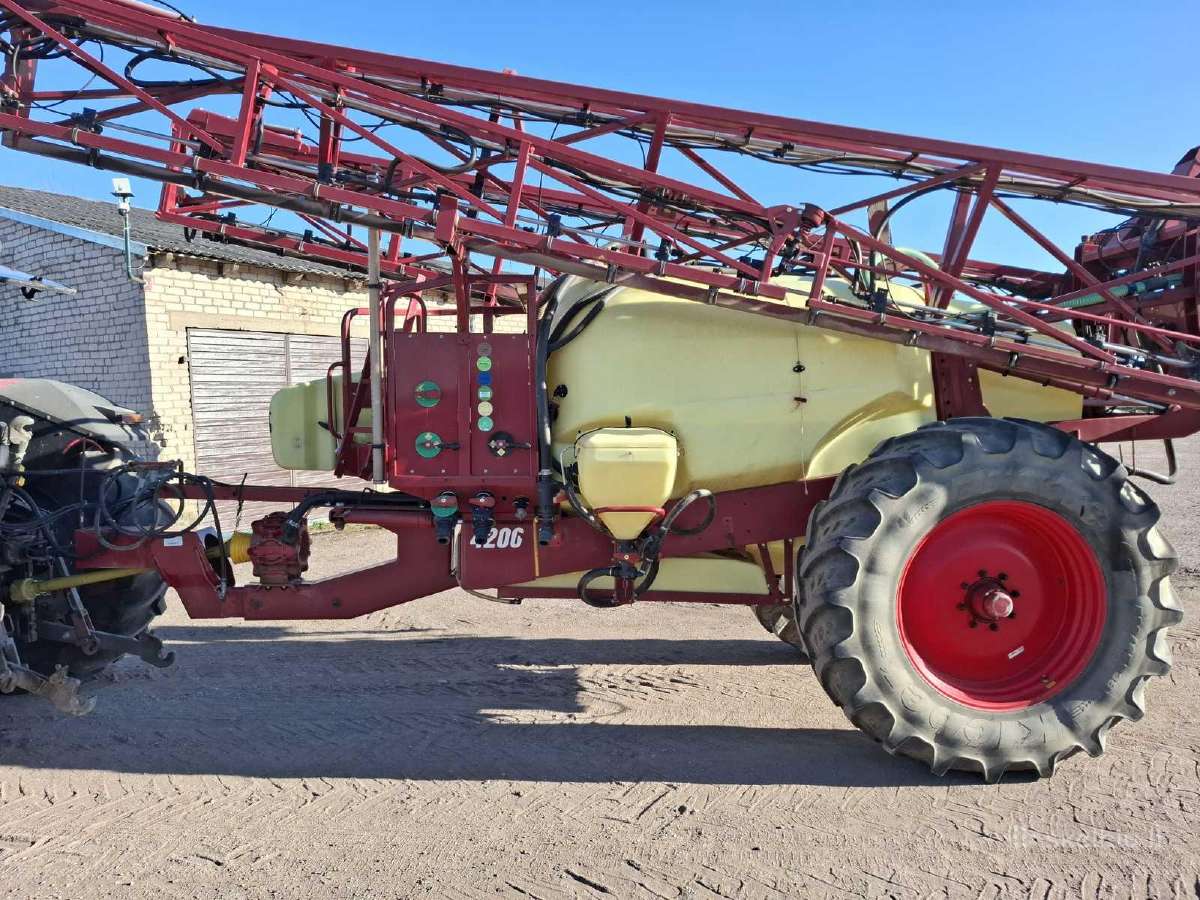 Hardi Commander 4200 l. 28 m.