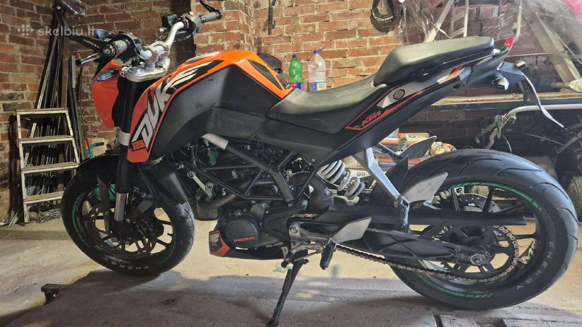 Parduodamas KTM duke 2015-04 m. 125c
