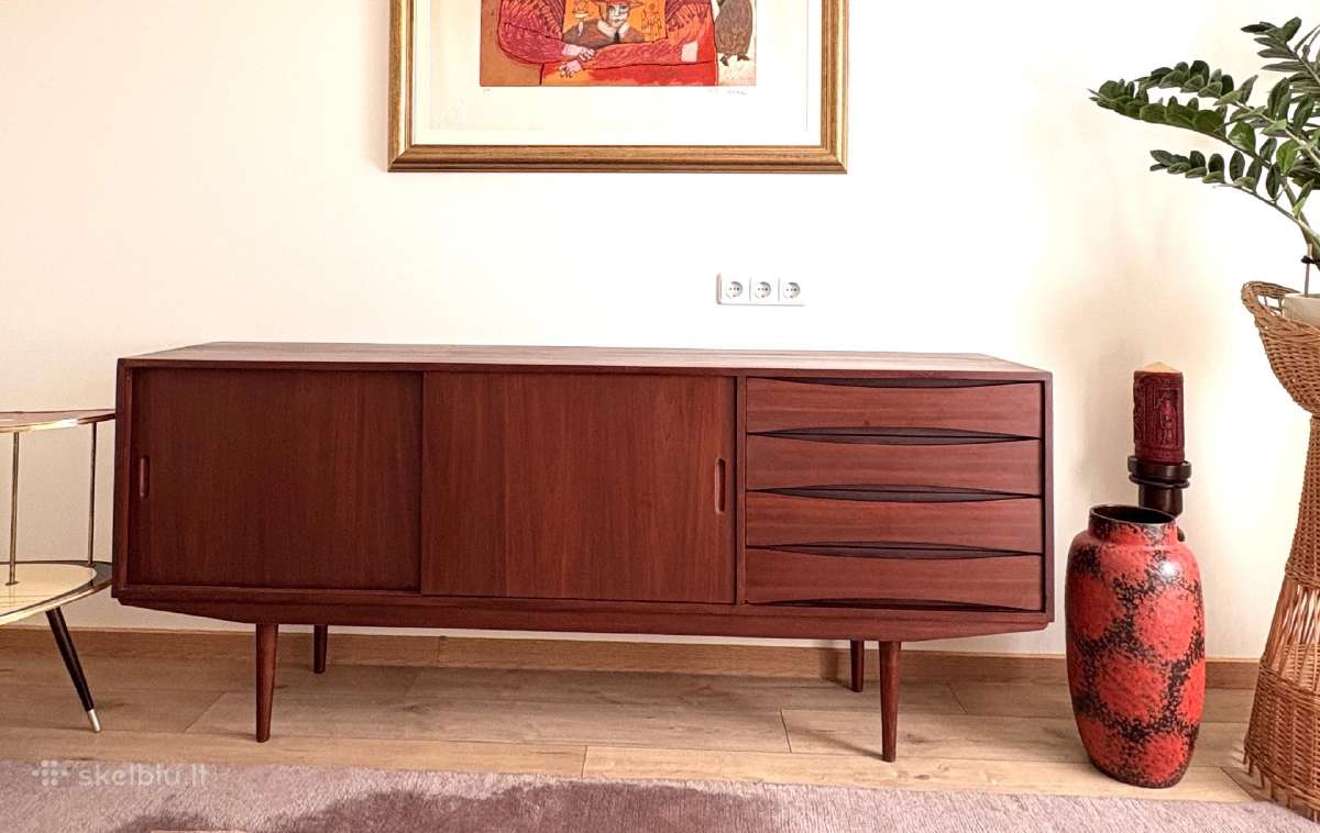 Mid Century stiliaus komoda