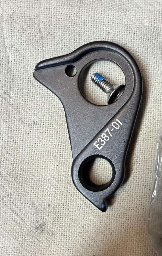 Permetėjo auselė (derailleur hanger) E387-01