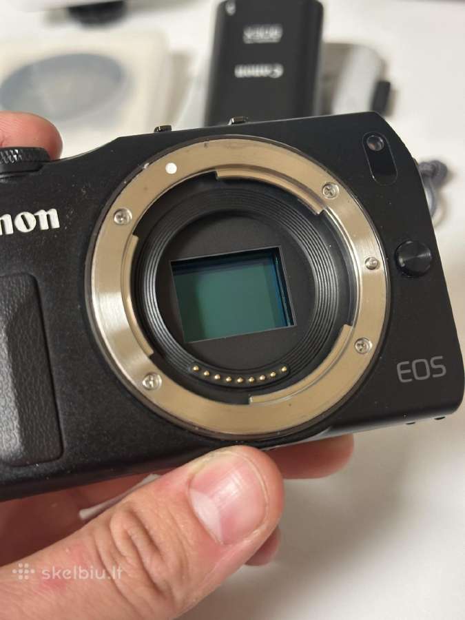 Canon EOS M + 18-55mm, 3 akumuliatoriai. + Nd - nuotraukos Nr. 4