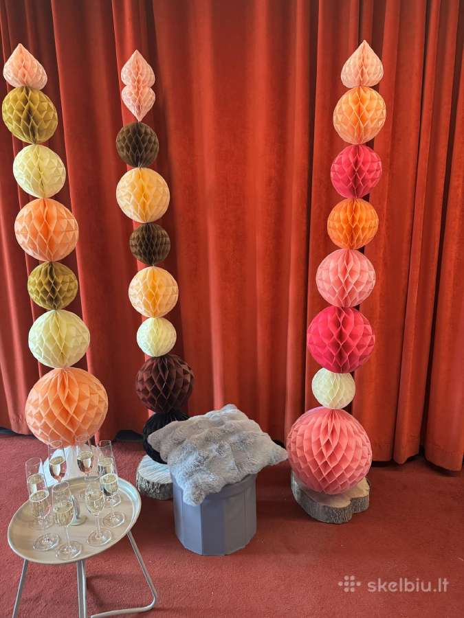 Dekoras, 3 suvertos "honeycomb" kolonos