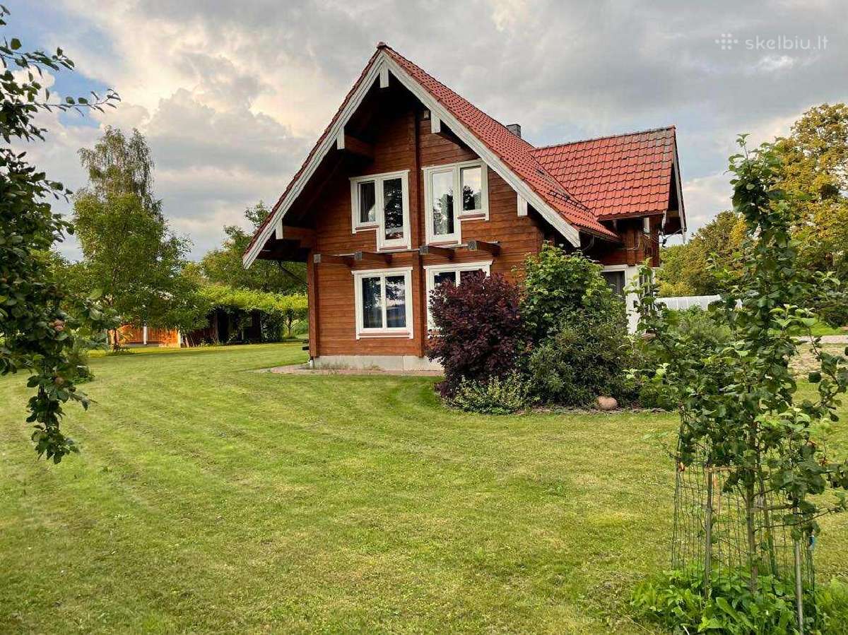 Parduodu Sodybą Su Rąstiniu Namu