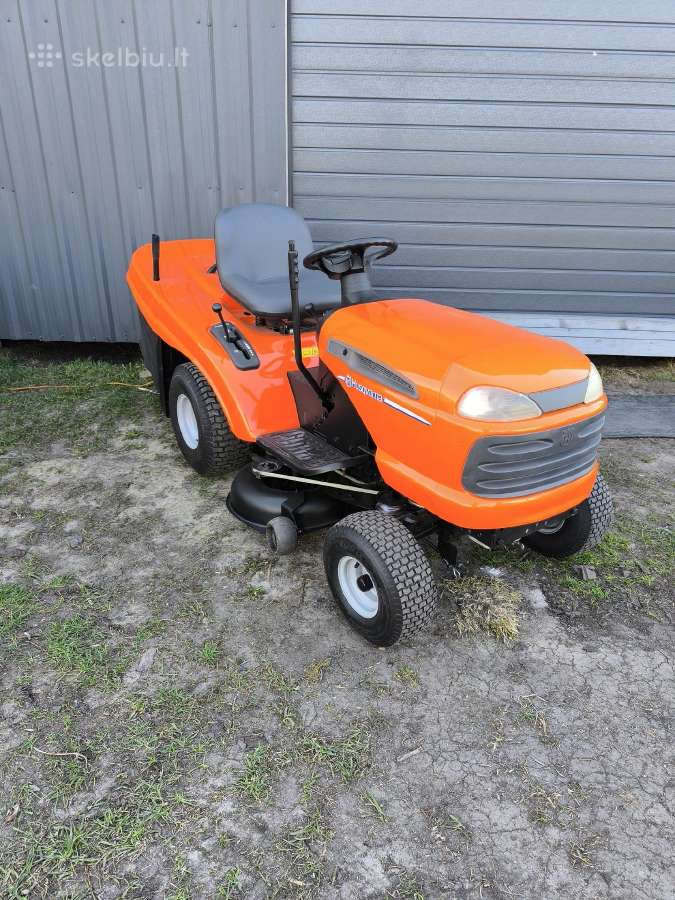 Traktoriukas zoliapjove Husqvarna