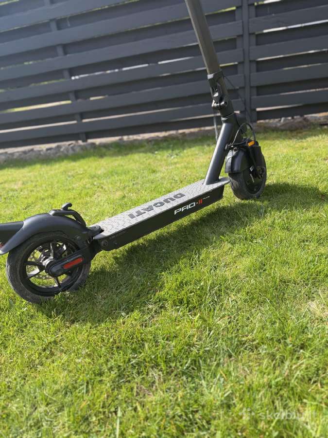 Elektrinis paspirtukas Ducati Pro-II Plus