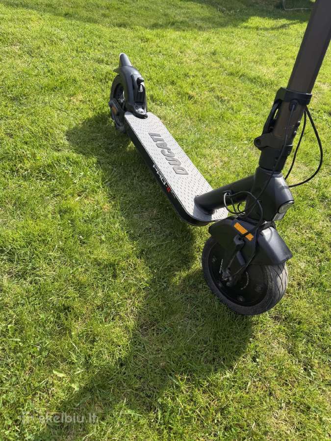 Elektrinis paspirtukas Ducati Pro-II Plus - nuotraukos Nr. 4