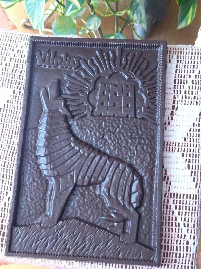 Lietuviškas metalinis bareljefas Vilnius