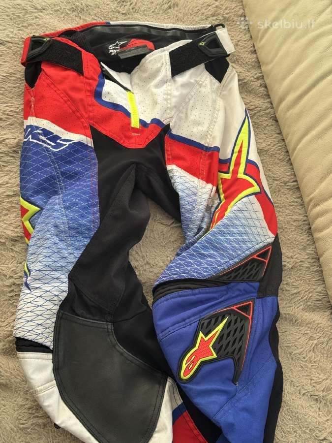 Alpinestars kelnes .
