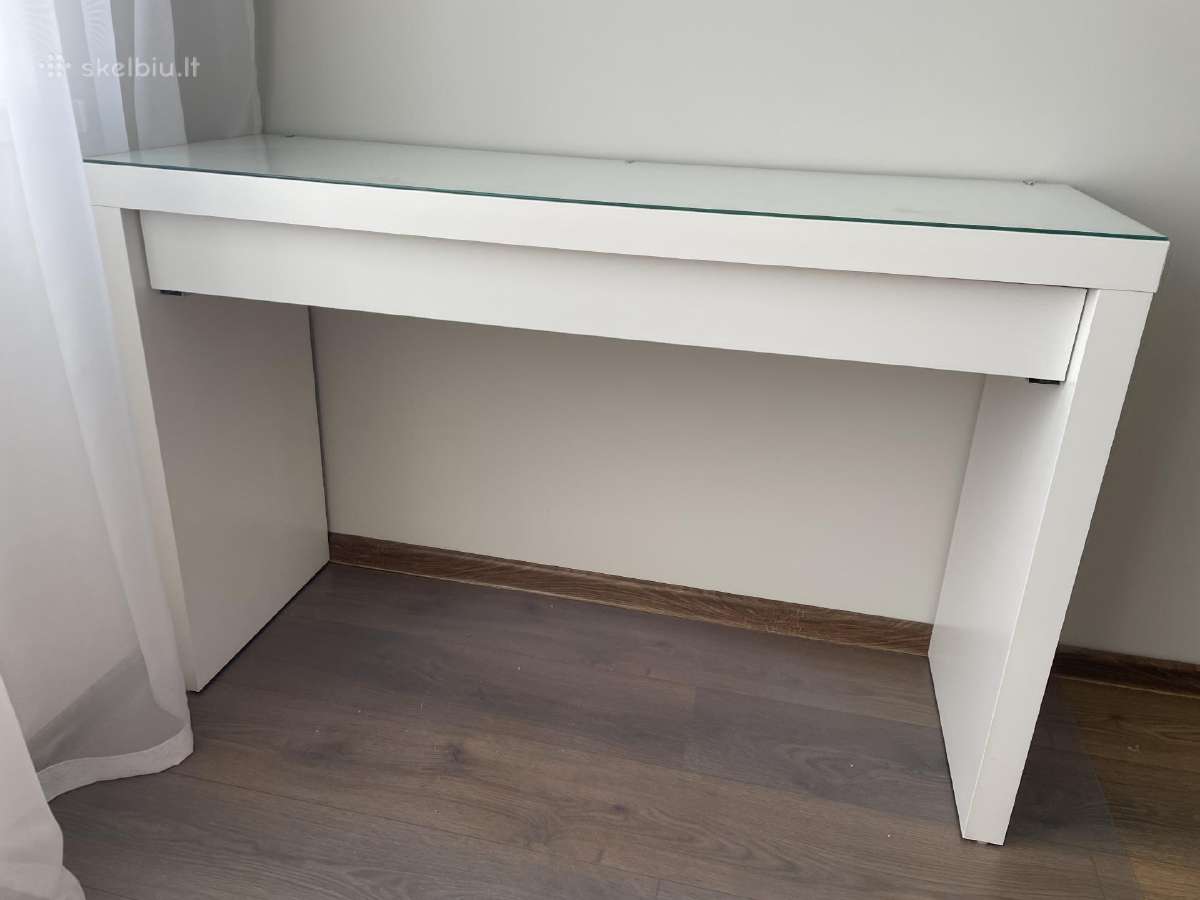 Ikea darbo/kosmetinis staliukas (kėdė dovanojama