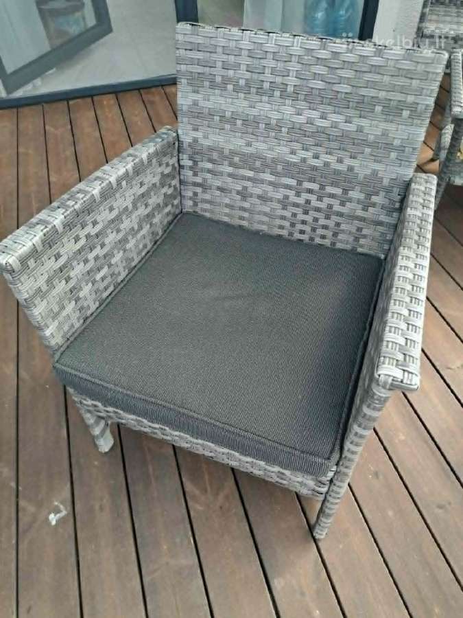 Lauko baldai su defektu