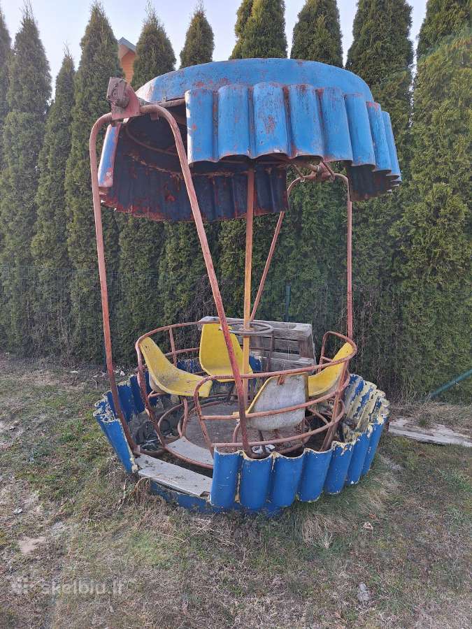 Lauko pavesinė, velnio rato supynės.