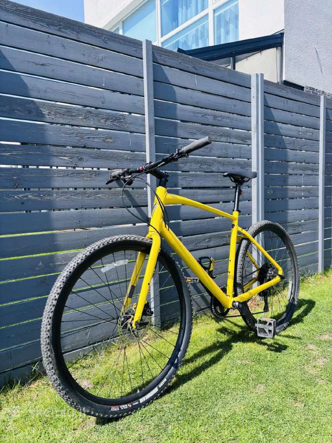 Parduodamas Specialized Sirrus X 2.0 (2024 m.)