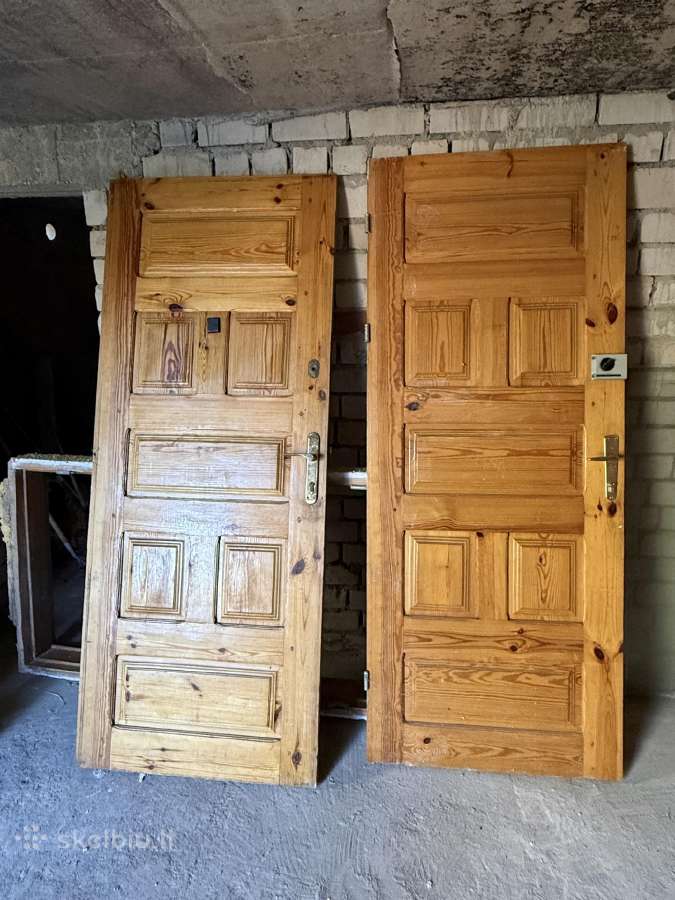 Dvigubos durys su stakta