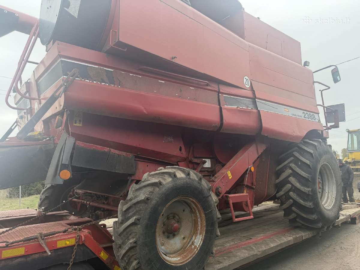 Kombainas Case Ih 2388 ardomas dalimis - nuotraukos Nr. 8