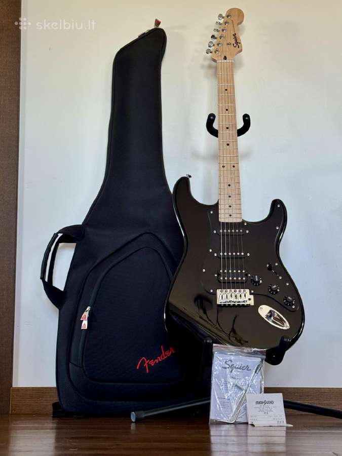 Fender Squier Sonic Stratocaster Hss su priedais