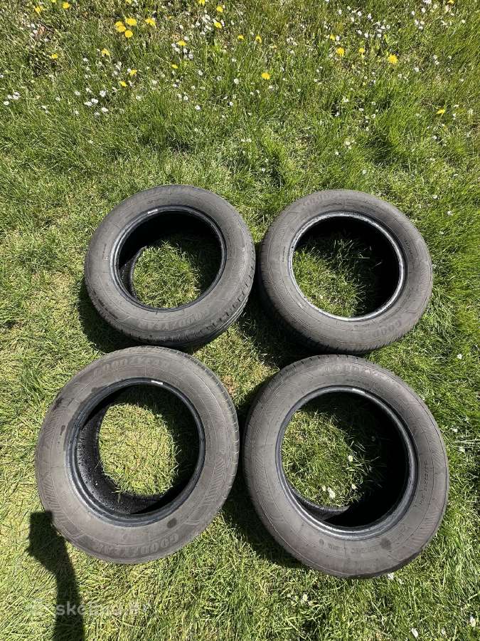 Parduodu „Goodyear Efficientgrip Performance 2“