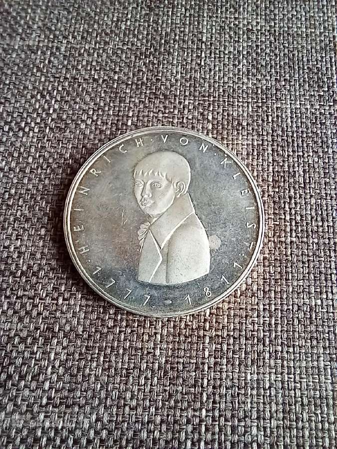 5 markės 1977 m.