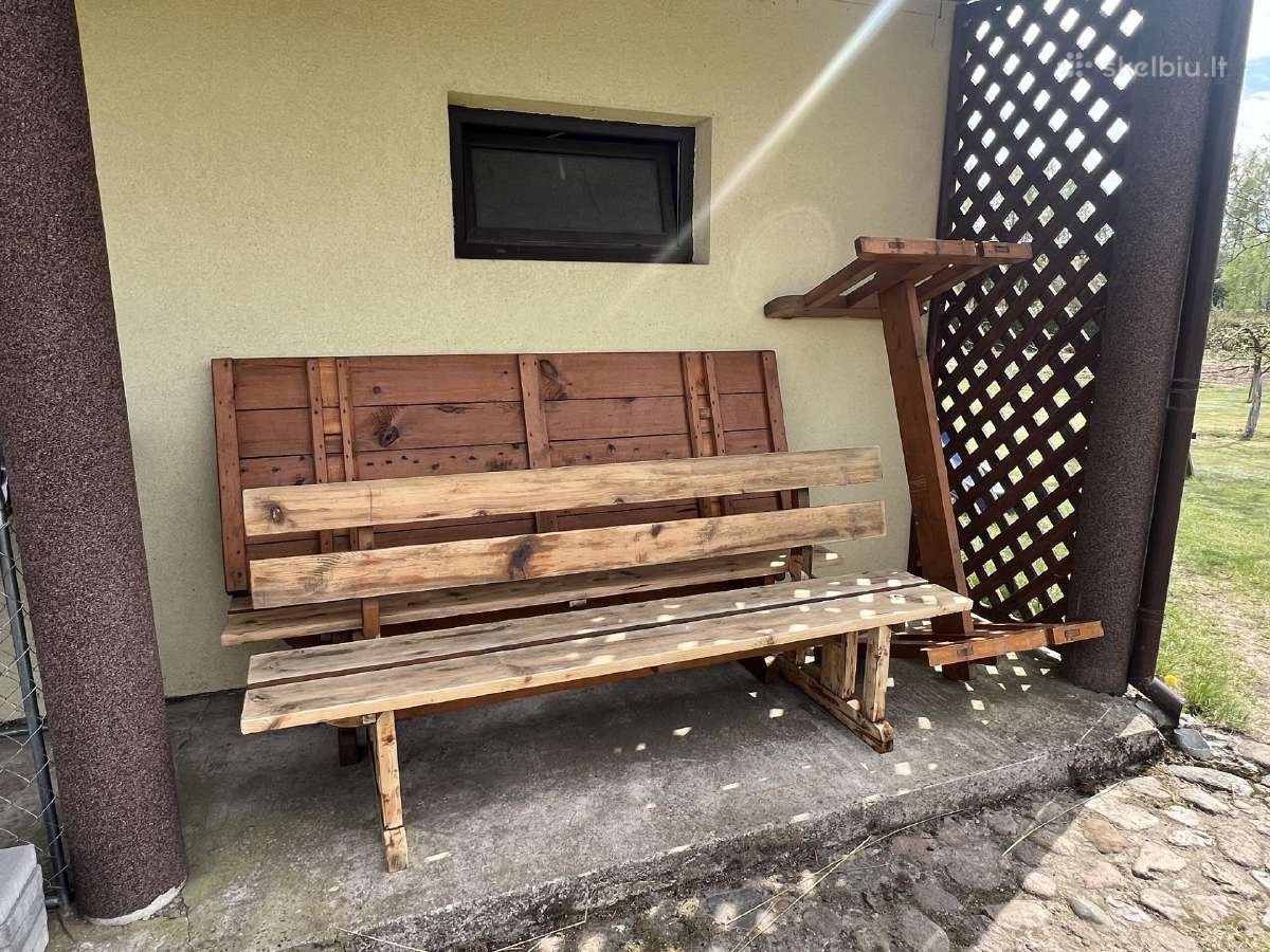 Parduodami mediniai baldai