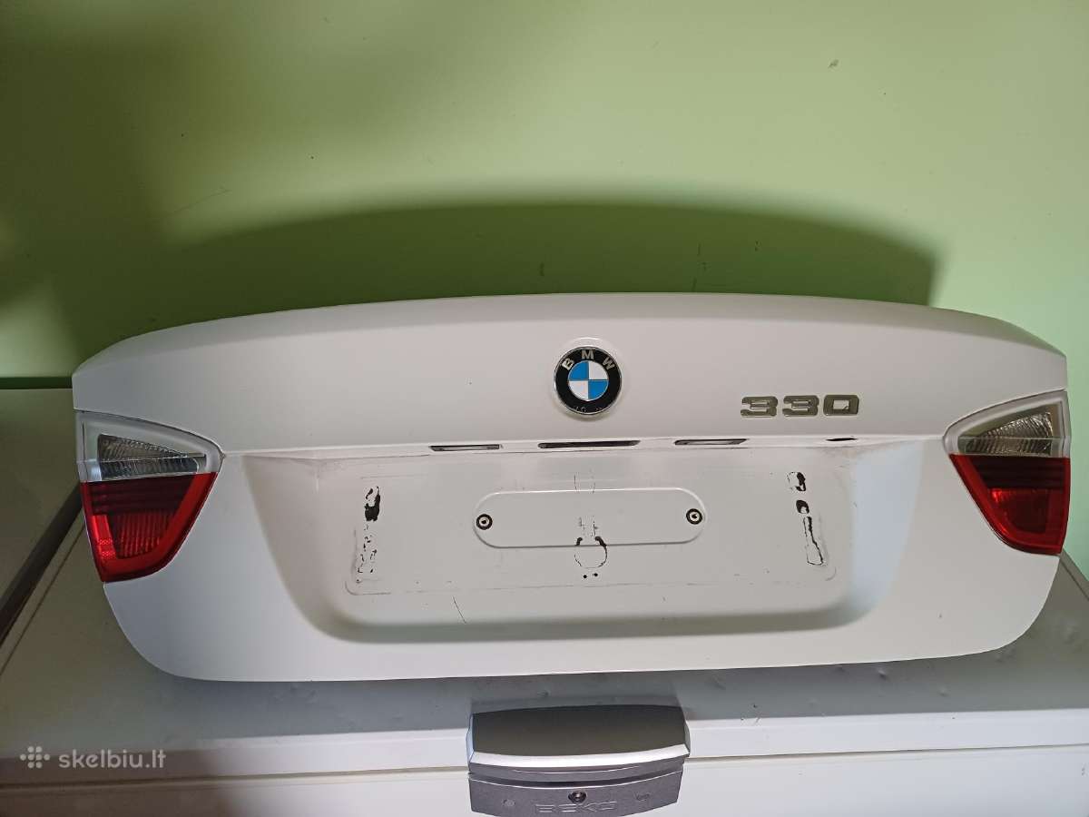 E90 pre lci bagažinės komplektas