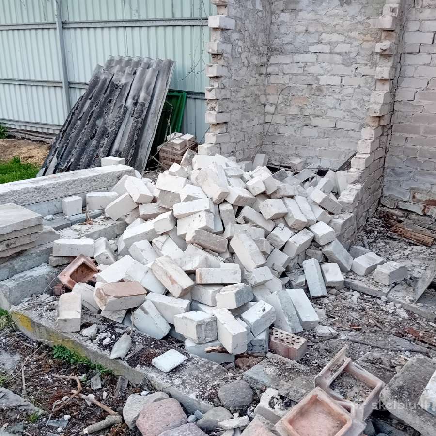 Atiduodu plytas ir gruzą