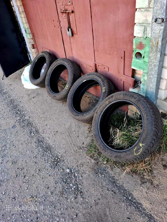 Goodyear 4 Seasons 215/55 R18