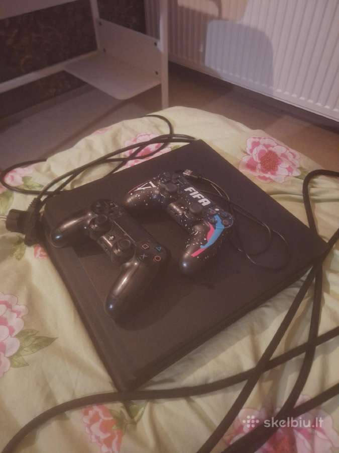 Parduodu ps 4