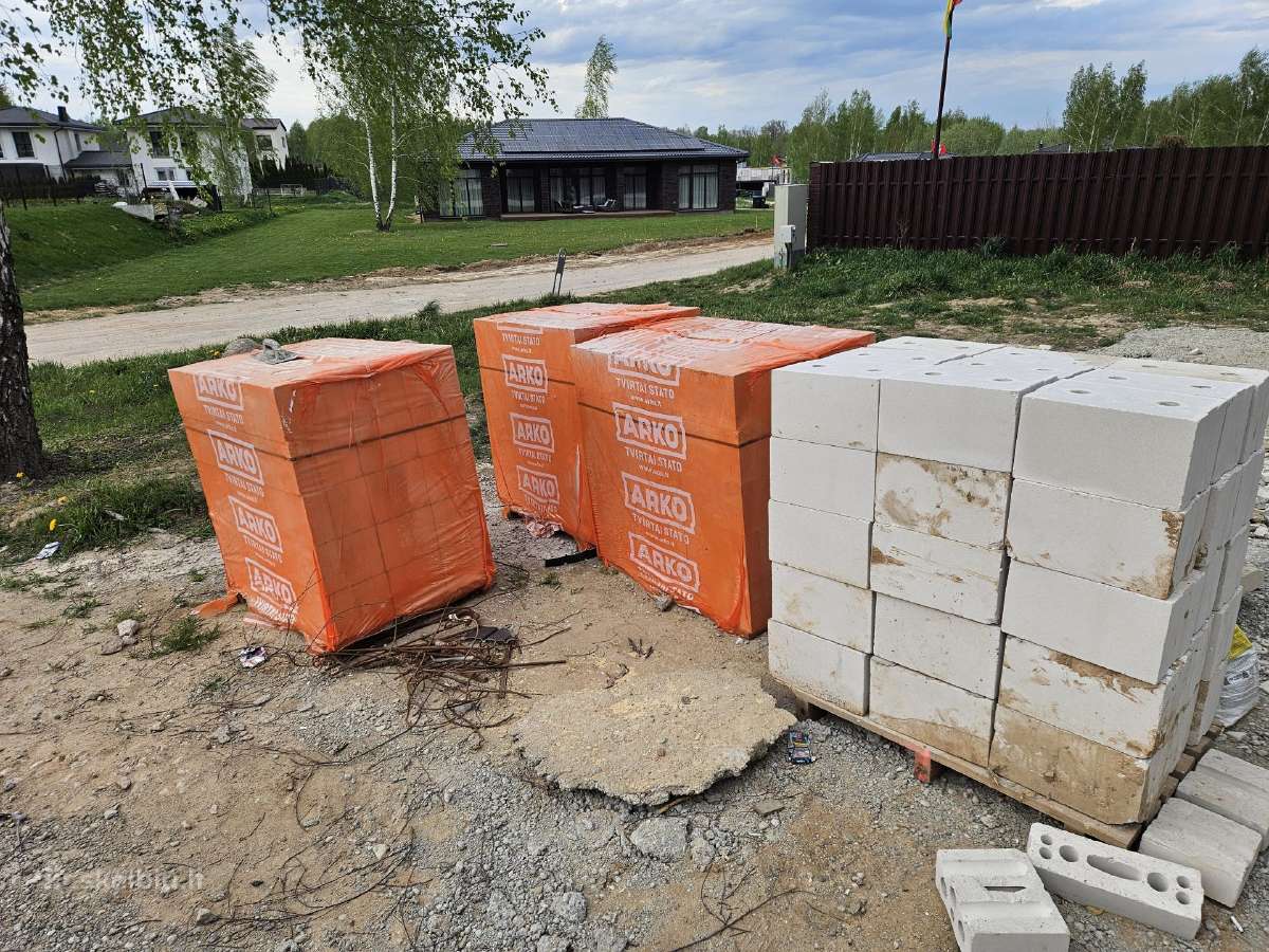Arko blokelių likutis už puse kainos