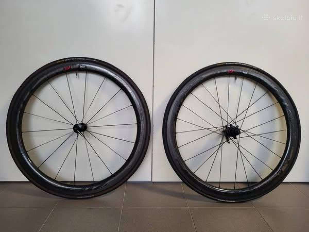 Parduodu Zipp 303s Carbon Tubular ratų komplektą