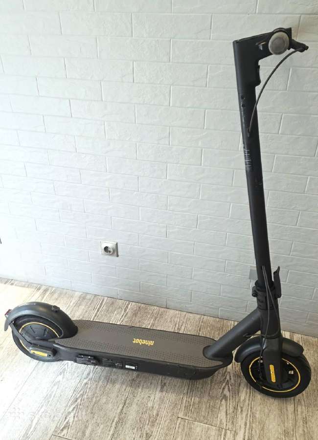 Paspirtukas Ninebot G30 padangos su kameromis