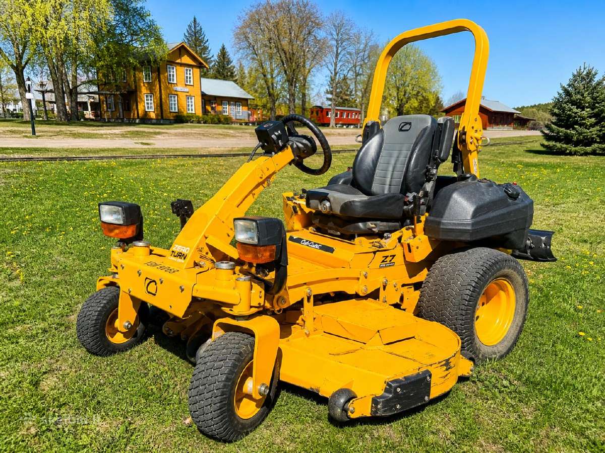2019 m. Cub Cadet Z7 Zero Turn traktoriukas