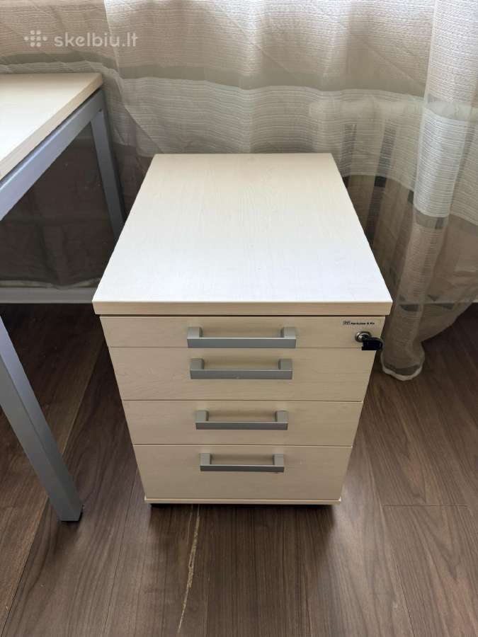 Stalčių spintelė ant ratukų