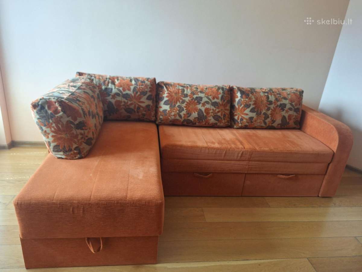 Kampinė sofa su miegamąja dalim ir patalynės dėžėm