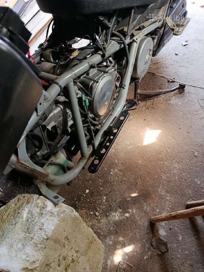 Suzuki burgman 650 ir400 dalimis 650 variklį 45tkm - nuotraukos Nr. 3