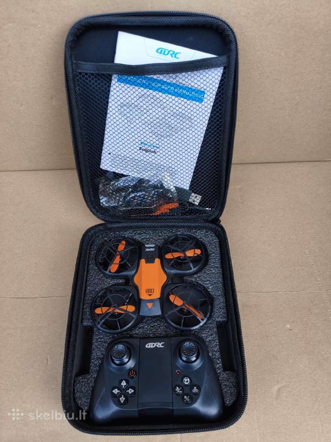 Mini dronas Qdrc (su pultu + dėklu)