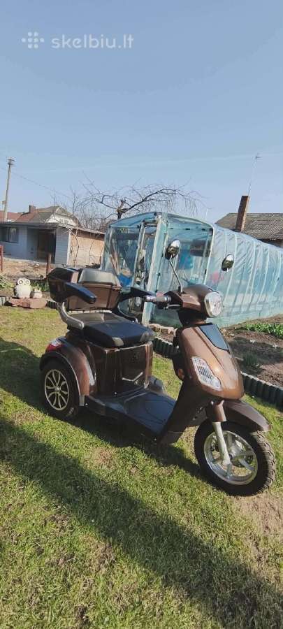 Elektrinis triratis motoroleris