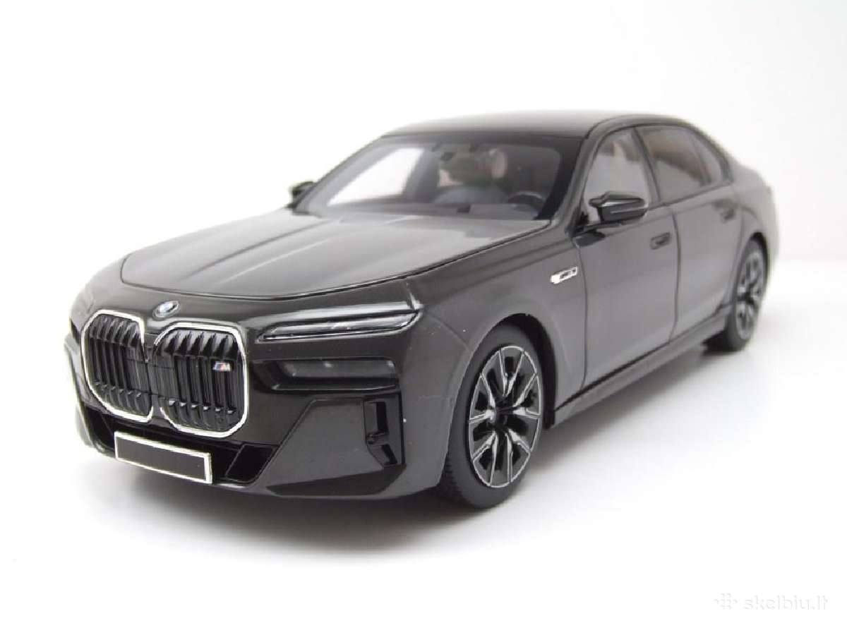 Bmw i7 M70