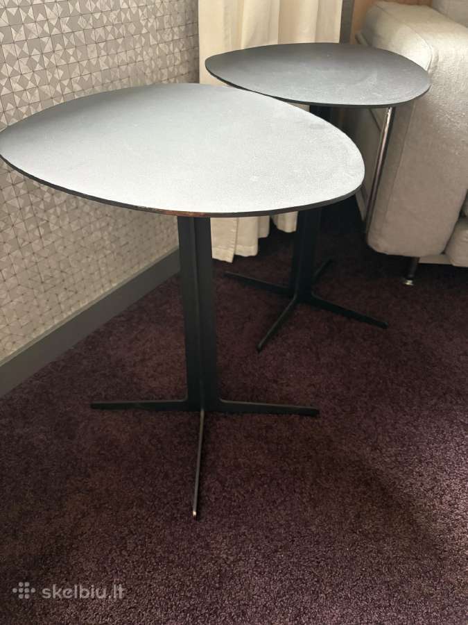 2 metaliniai staliukai 55 cm aukščio
