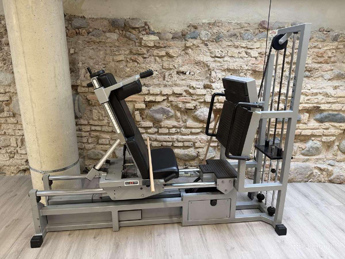 Technogym naudotas kojų treniruoklis