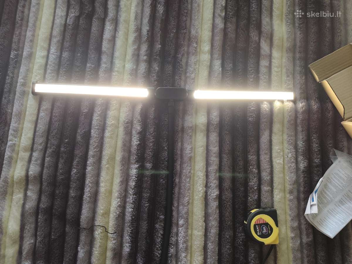 LED stalo lempa su lanksčiu kotu – dvigalvė