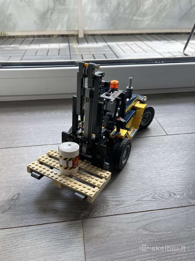 Lego Technic 42079 Heavy Duty Forklift - nuotraukos Nr. 3