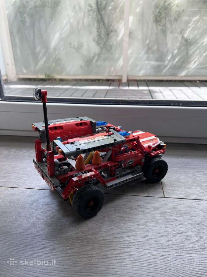 Lego Technic 42075 First Responder - nuotraukos Nr. 3