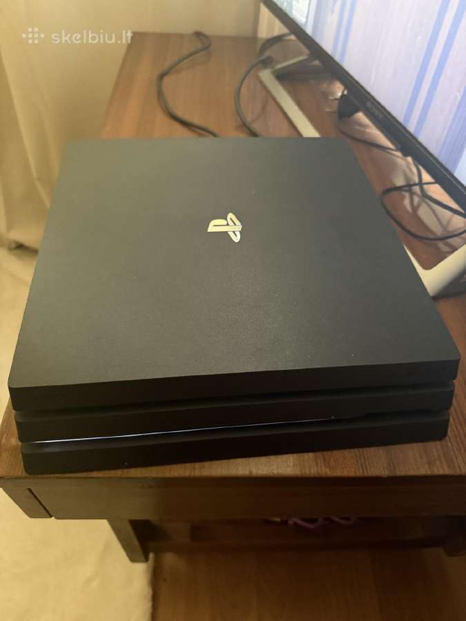 Ps4 + 2 konsolės