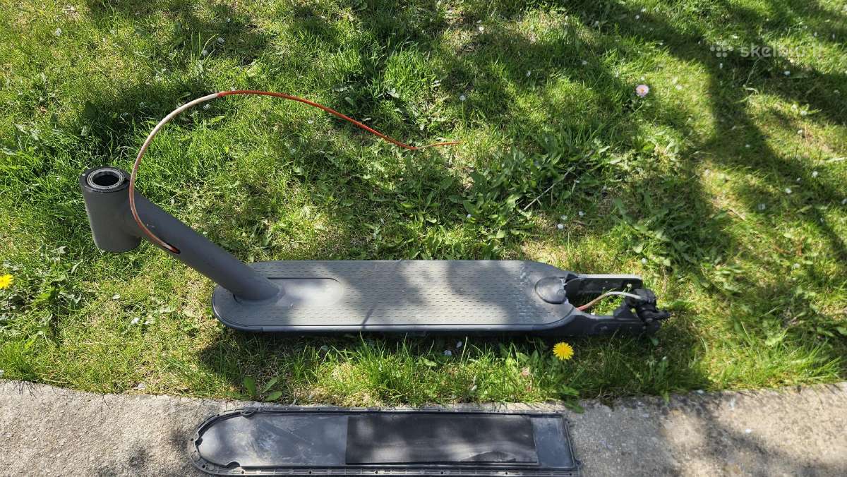 M365 paspirtuko bazė, su apatiniu dangčiu ir stabž