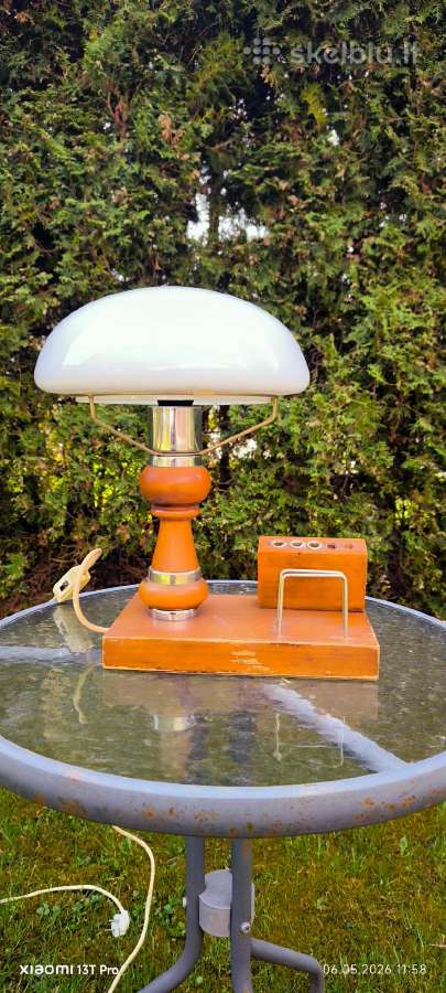 Midcentury stiliaus darbo stalo sviestuvas